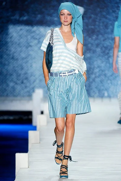 Look 44